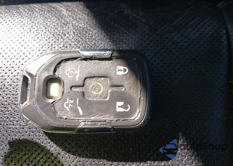 2018 Chevrolet Tahoe Premier z USA, uszkodzony, nr VIN 1GNSKCKC9JR192664